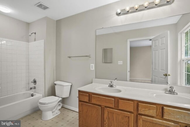 Photo - 3140 Galaxy Way