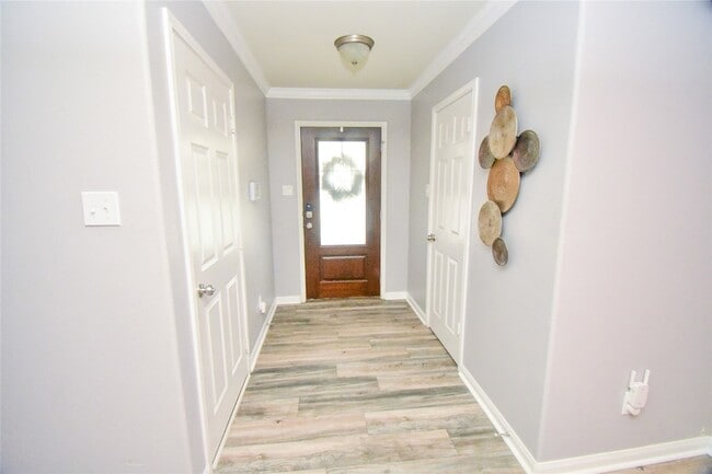 Photo - 12114 Helvick Cres Ave