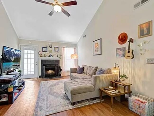 Photo - 905 Burnley Rd Unit ID1318679P