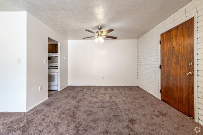 2BR, 1BA - 700SF - Lake Street Apartments