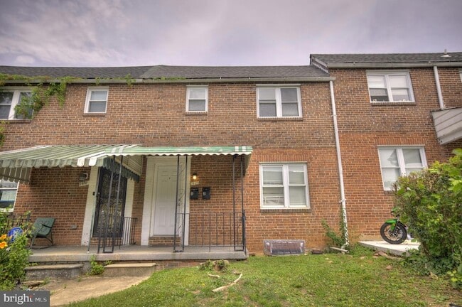 Building Photo - 1405 N Decker Ave Unit 2