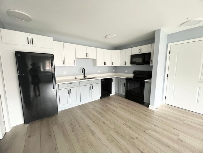 Photo - Halsted Park Apartments