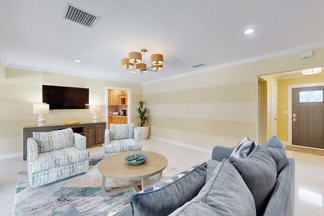 Photo - 125 N Adams Dr Unit SI FL1-ID1591368P