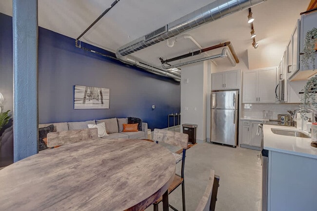 Photo - 1009 W Juneau Ave Unit ID1263020P