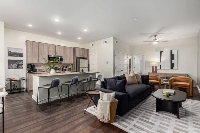 Building Photo - 6249 E Pinnacle Vista Dr Unit SI ID1558666P