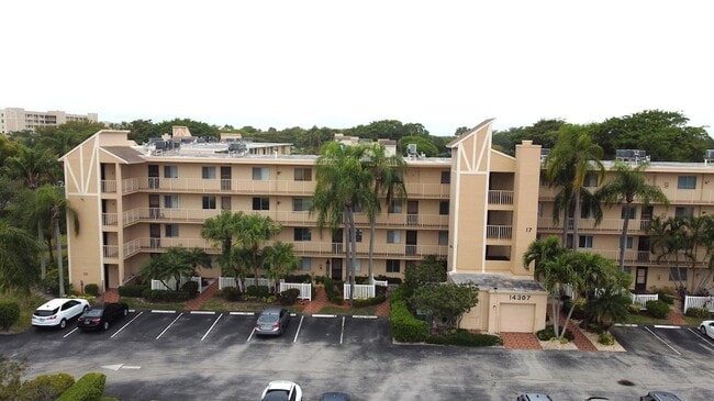 Building Photo - 14307 Bedford Dr Unit 3020
