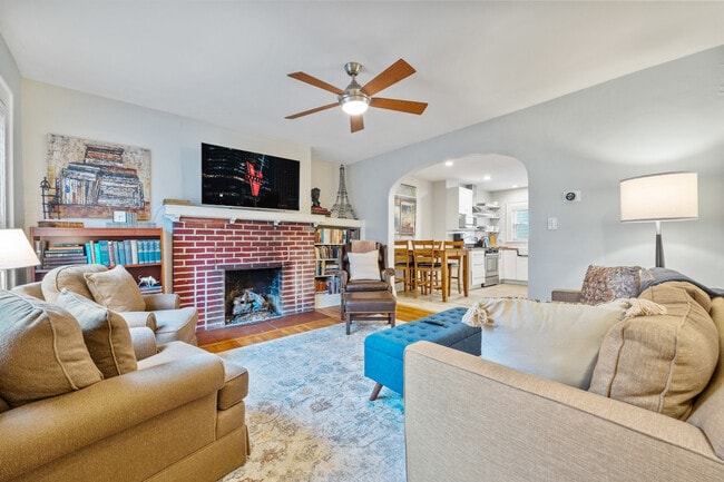 Building Photo - 1146 Wade St NE Unit SI ID1609578P