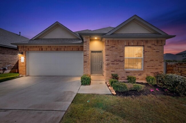 Building Photo - 941 Legends Ln