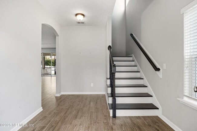 Photo - 92 Fernbrook Dr