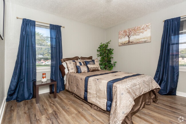 2BR,1BA-900SF - Estancia Hills