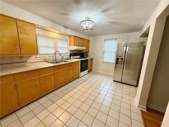 Photo - 1359 Johnston Ave