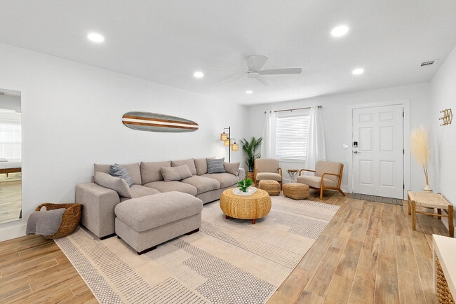 Building Photo - 106 11th St Unit ID1281974P