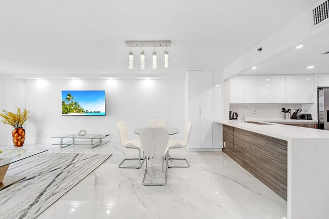 Photo - 1717 N Bayshore Dr Unit SI ID1054099P