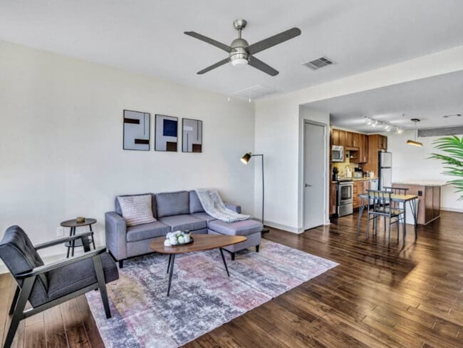 Building Photo - 1555 Elm St Unit ID1335756P