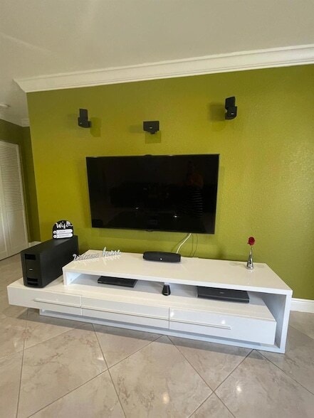 Photo - 584 Vossler Ave