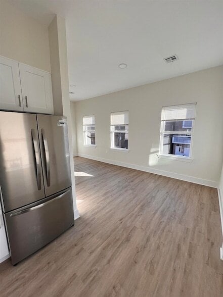 Building Photo - 70 69th St