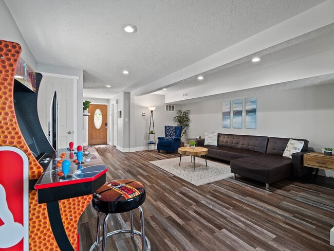 Photo - 829 Portage Lakes Drive Unit SI ID1496076P