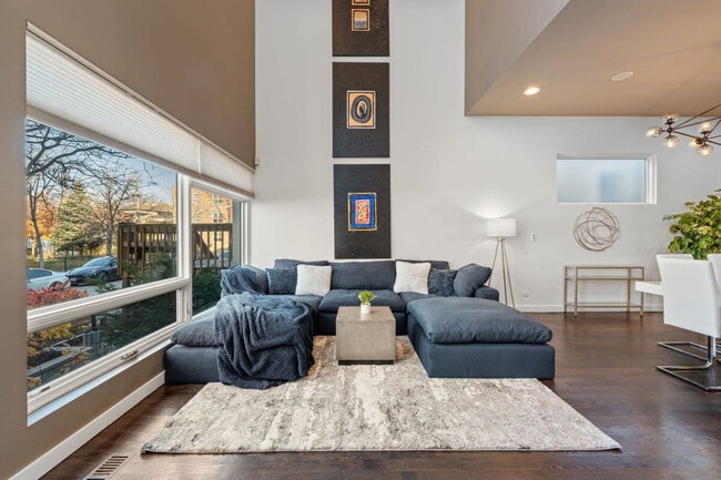 Photo - 2223 W Race Ave Unit ID1244916P