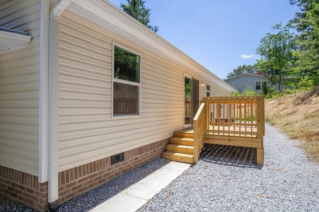 Photo - 429 W Sunshine Ln