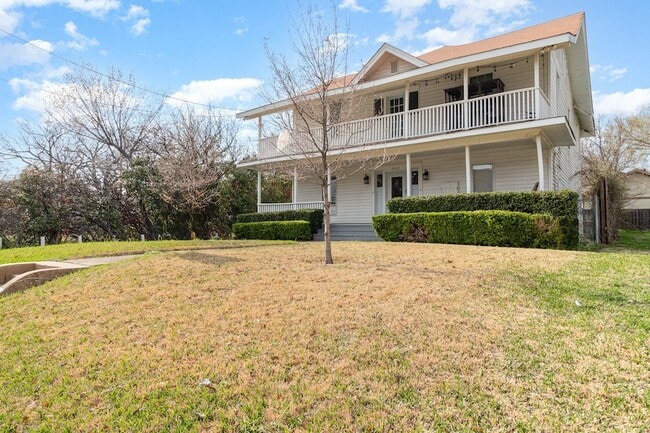 Photo - 4505 Worth St Unit B