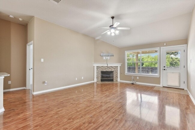 Photo - 217 Newport Landing Pl