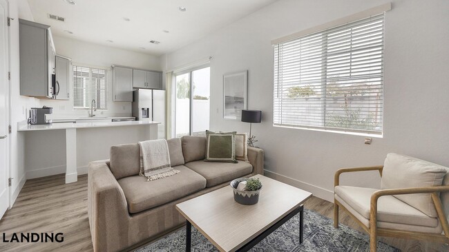 Building Photo - 8200 W Encanto Blvd Unit 39