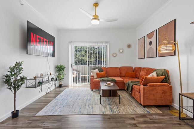 Building Photo - 2929 Kings Rd Unit ID1347045P