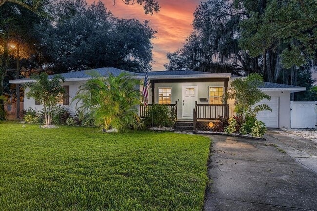 Building Photo - 113 W Adalee St