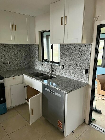 Photo - 602 SW Jeanne St