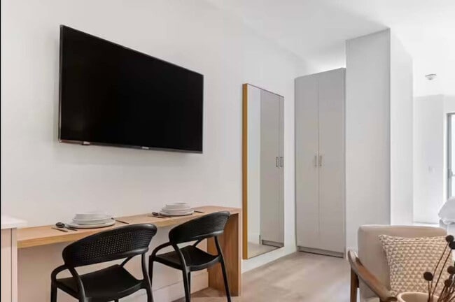 Photo - 239 SW 9th St Unit FL5-ID1328105P