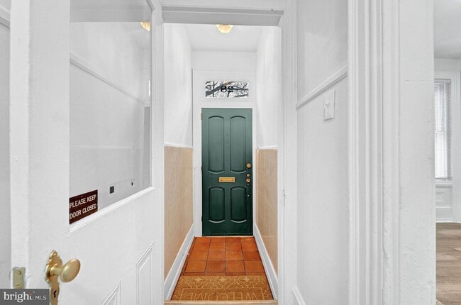 Photo - 28 W Airy St