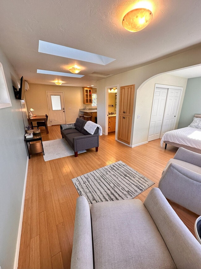 Photo - 1428 Crown Ave Unit ID1337821P