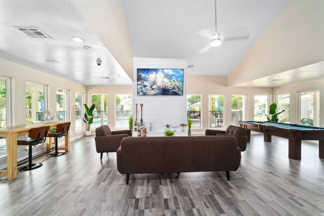 Photo - Tides on Avril