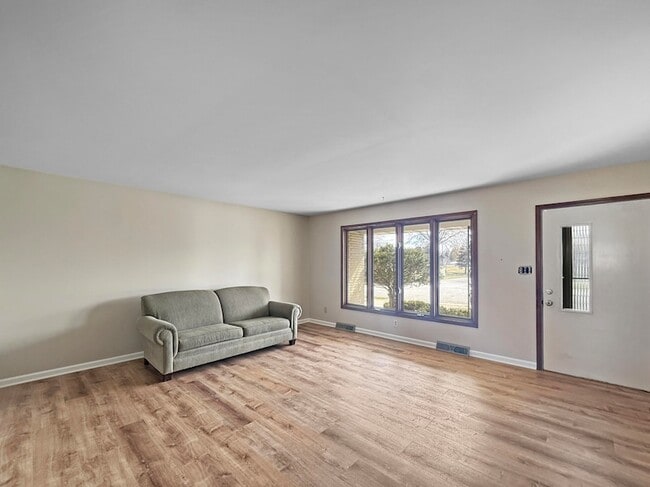 Photo - 432 Summer Dr