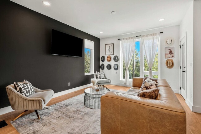 Photo - 1007 12th Ave N Unit ID1051727P