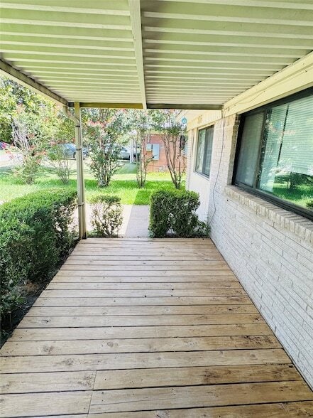 Photo - 816 Lakeside Dr