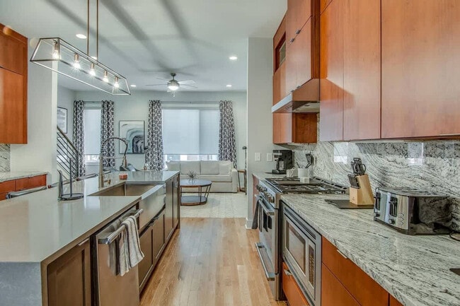 Photo - 1122 Argyle Ave Unit ID1051695P