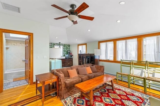 Building Photo - 56 Hillside Ave Unit SI ID1516248P