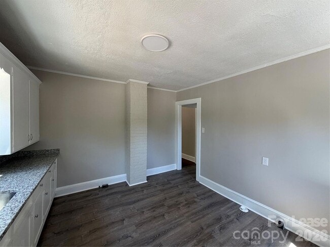 Photo - 704 N Miller Ave