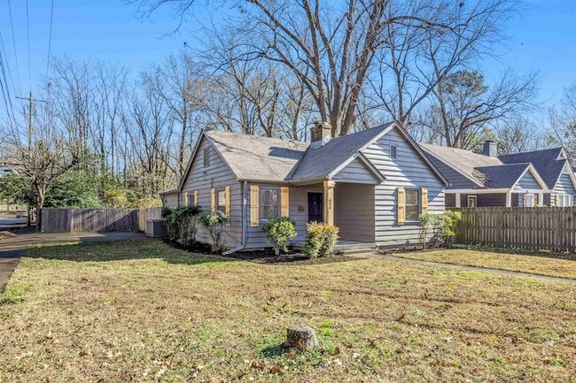 Photo - 672 Watson St