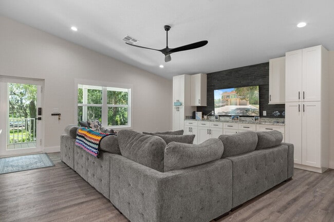 Building Photo - 10358 W Hein Trl Unit SI ID1472649P