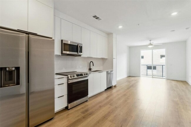 Photo - 1701 Simond Ave Ave Unit 401