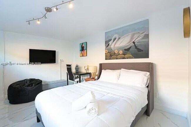 Photo - 1100 NE 1st Ave.