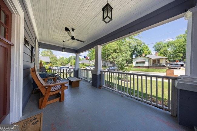 Photo - 1157 Indale Pl SW