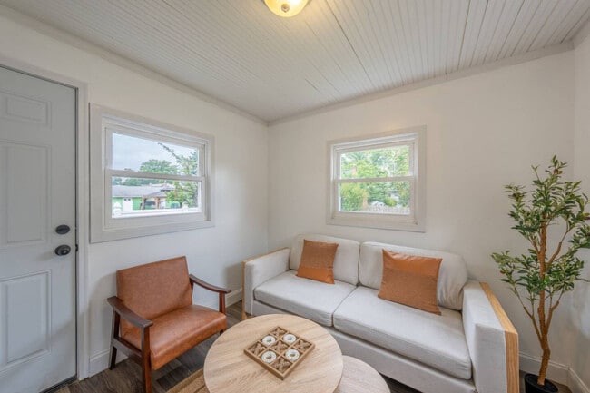 Photo - 810 Walnut St Unit ID1357413P