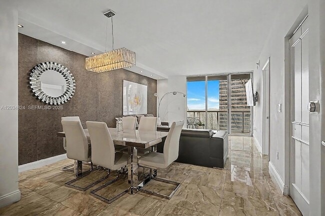 Photo - 485 Brickell Ave Unit 2009