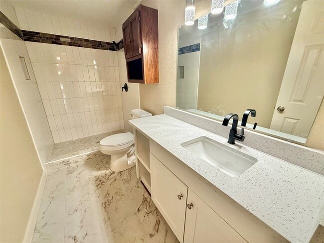 Photo - 417 Putman St