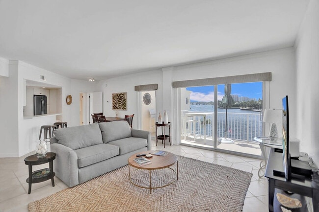 Building Photo - 2908 Bayshore Dr Unit SI FL4-ID1541801P