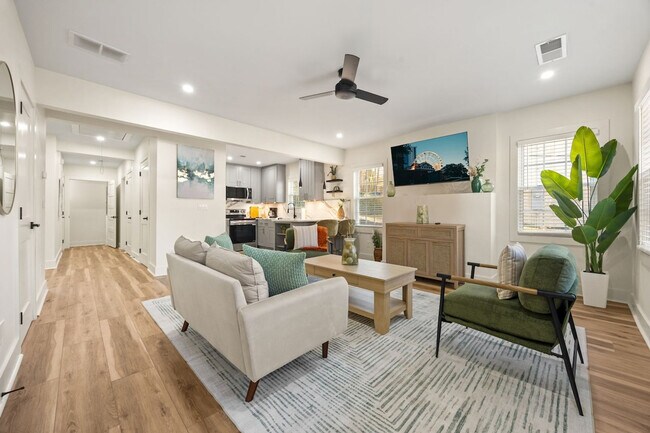 Building Photo - 1550 Mayflower Ave SW Unit SI ID1609622P