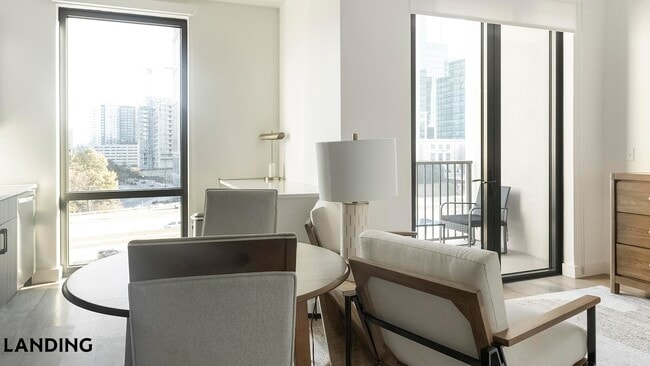 Photo - 1007 S Mint St Unit 807